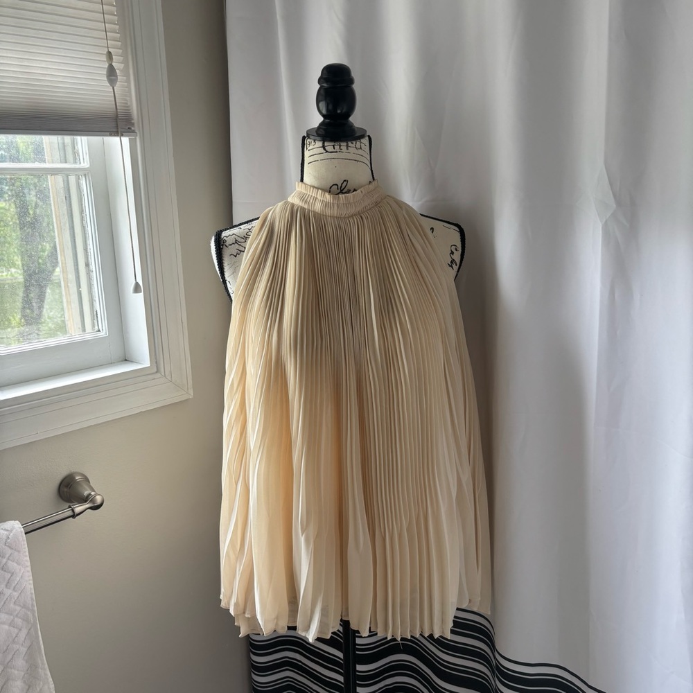 Banana Republic Cream Pleated Halter Top